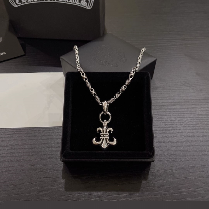 Ch**me He**ts necklaces